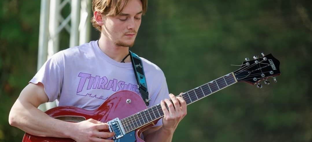 Profile photo of Drew, Guitar tutor at Wiingy 
