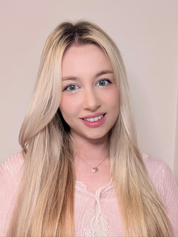 Profile photo of Laura, English tutor at Wiingy 