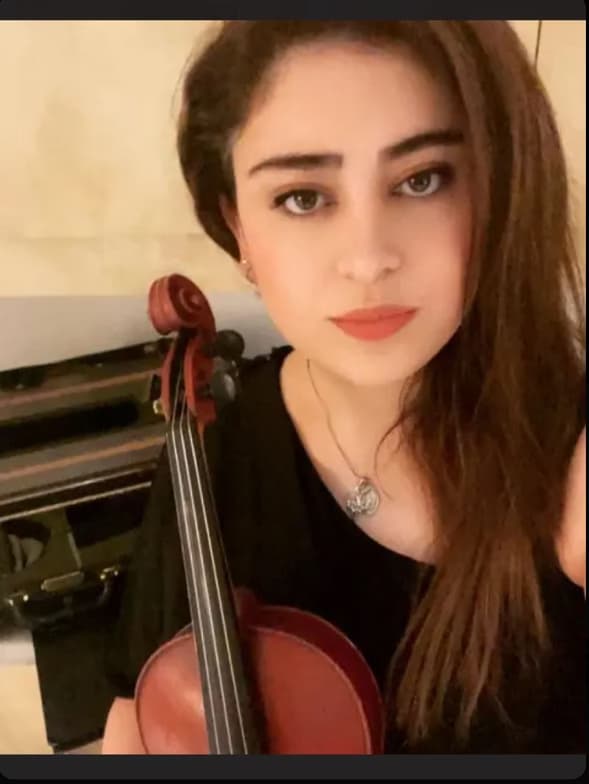 Casual photos of Faranak, Wiingy tutor 