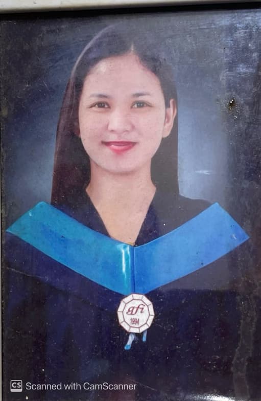 Graduation ceremony photo of Apple  