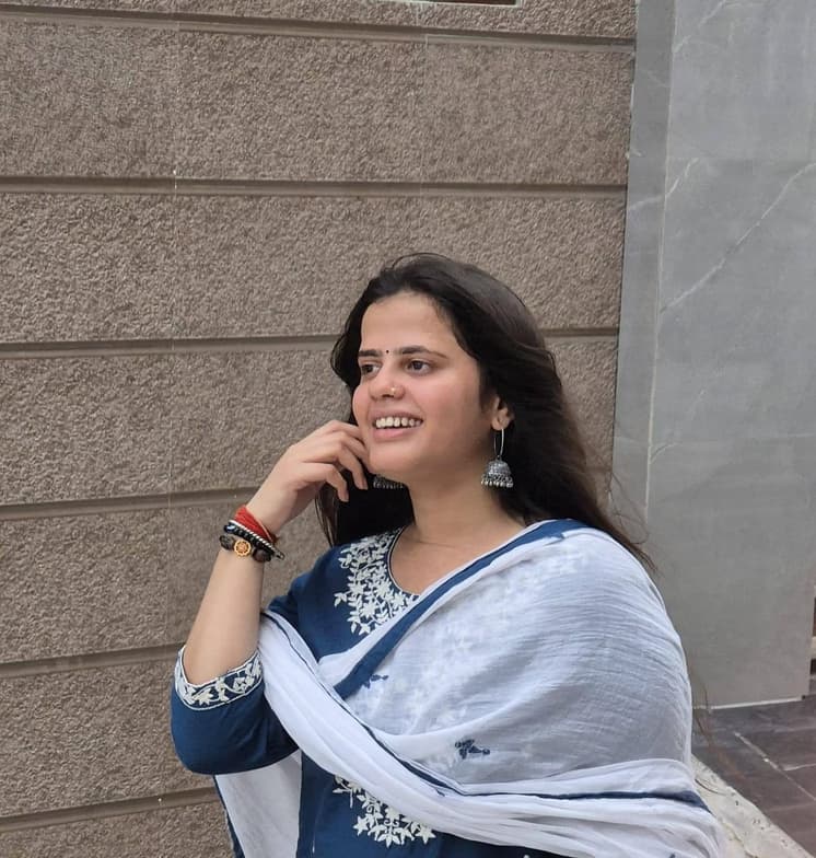 Profile photo of Kashish, Hindi tutor at Wiingy 