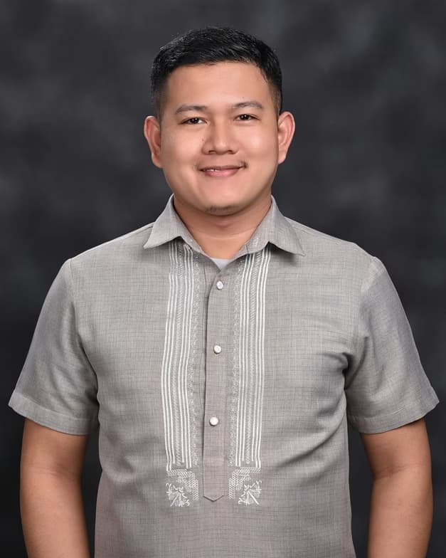 Profile photo of Ramil, English tutor at Wiingy 