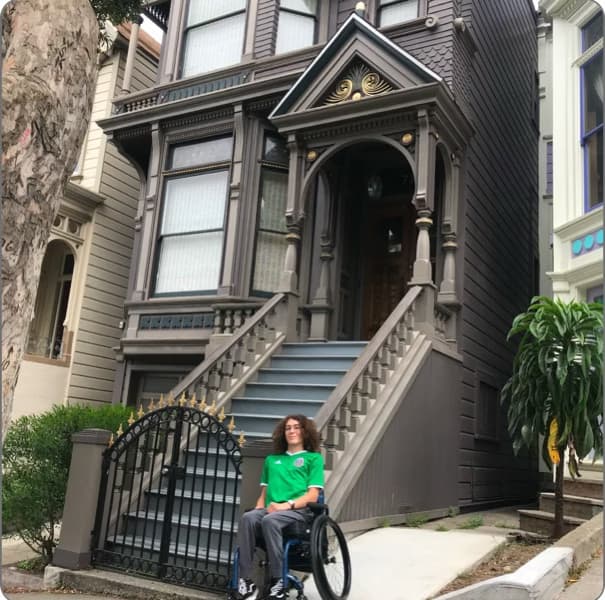 Profile photo of Connor, Guitar tutor at Wiingy 