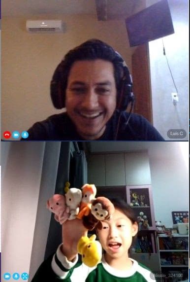 Louis conducting a lesson 