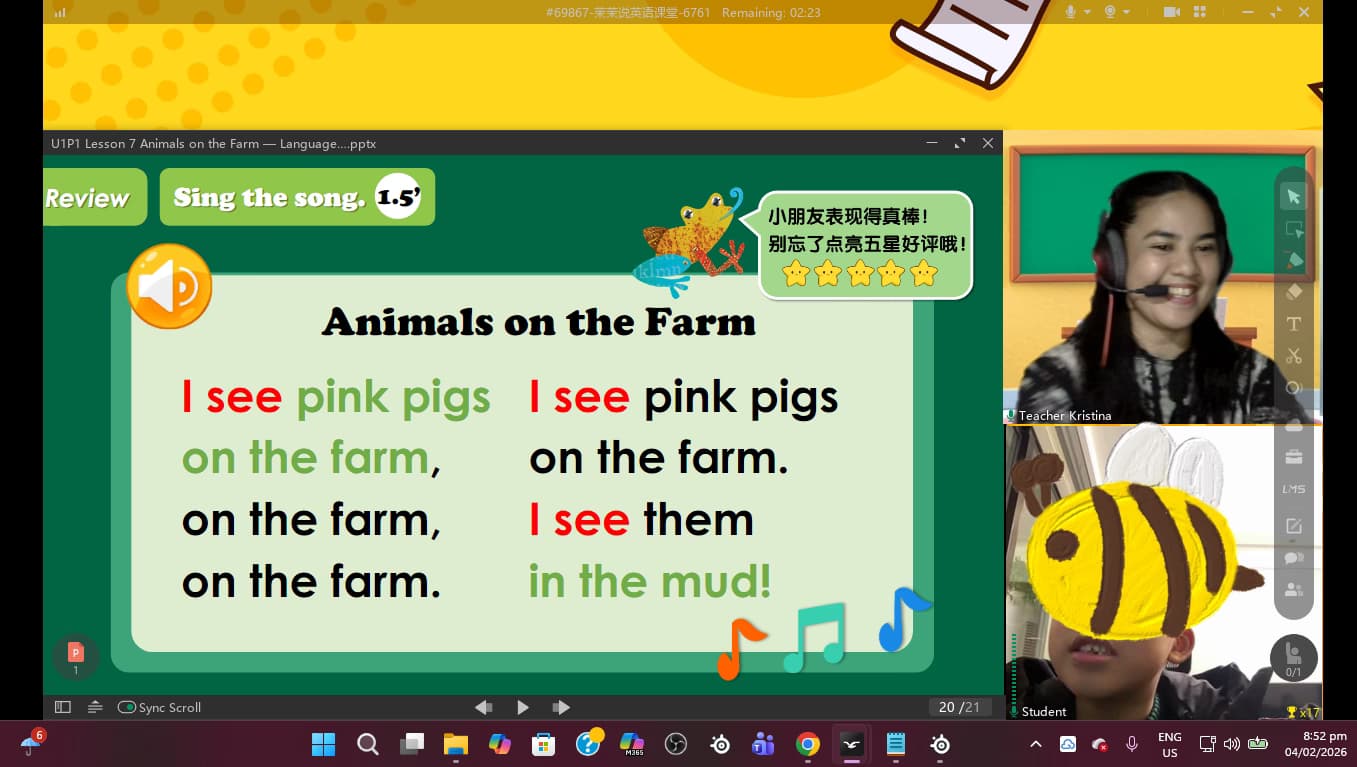 Maria Kristina conducting a lesson 