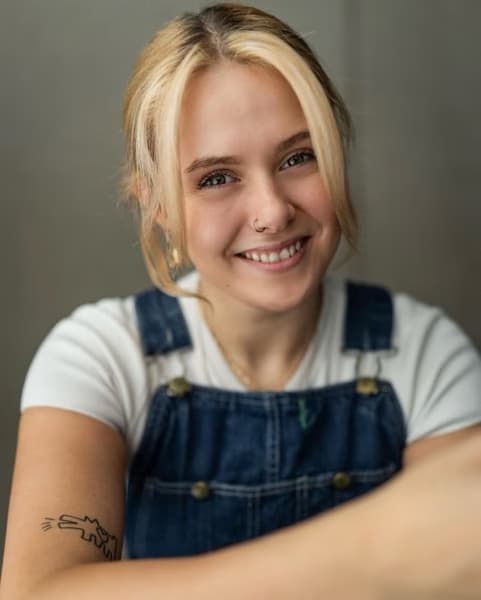 Profile photo of Emily , Singing tutor at Wiingy 