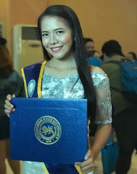 Graduation ceremony photo of Czarina 