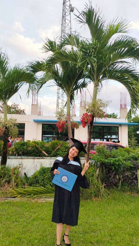 Graduation ceremony photo of Sherlaine Joy 