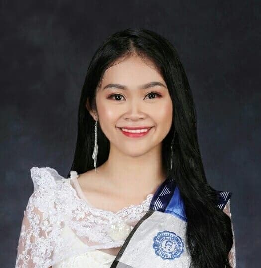 Graduation ceremony photo of Sitti Jainab 