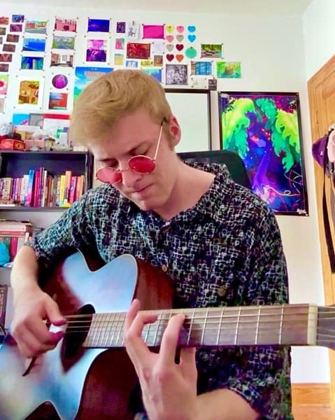 Profile photo of Alexander, Singing tutor at Wiingy 