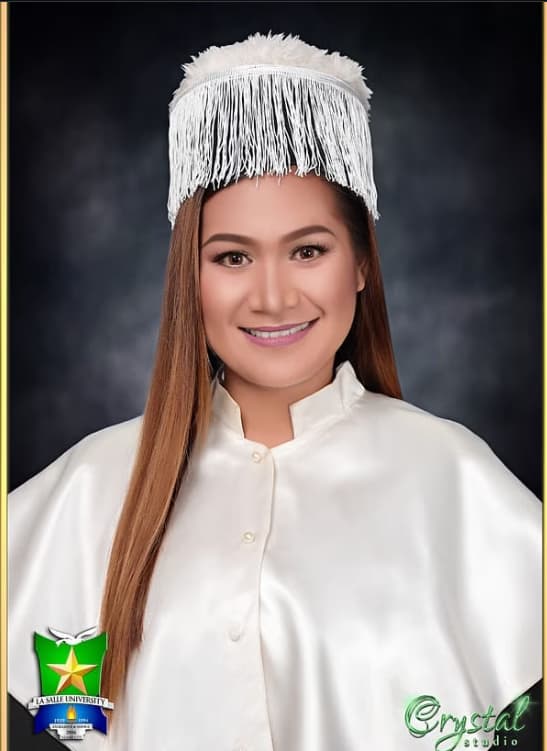 Graduation ceremony photo of STIFANNY 