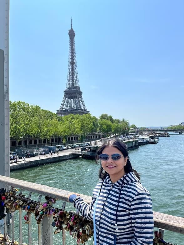 Travel snapshot of Shreya  during a trip 