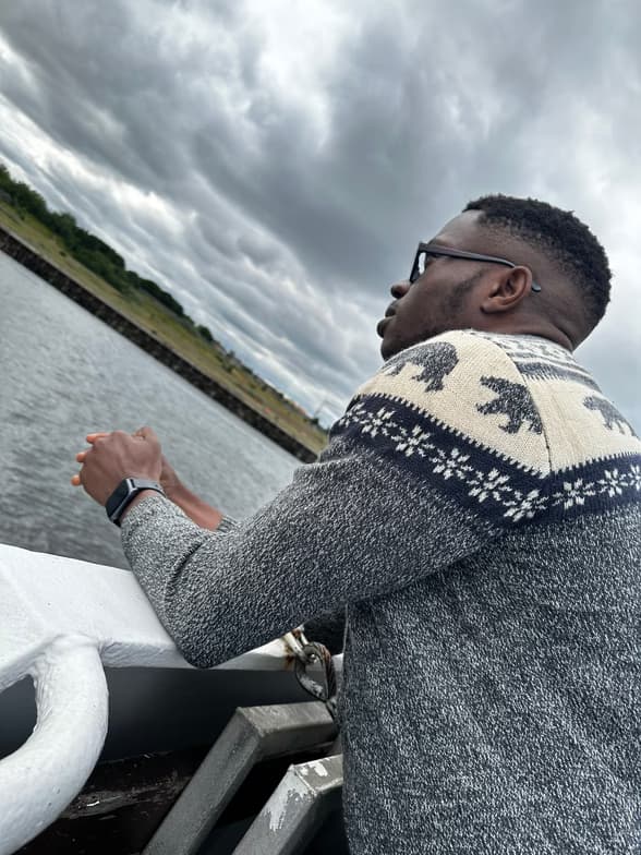 Travel snapshot of Izuchukwu during a trip 