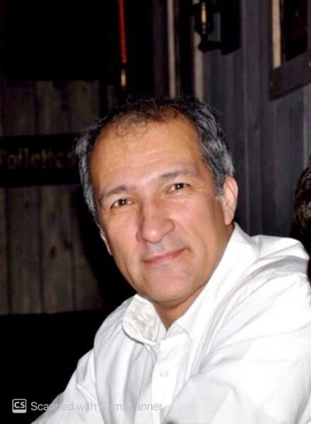 Profile photo of Hossein (max), Violin tutor at Wiingy 