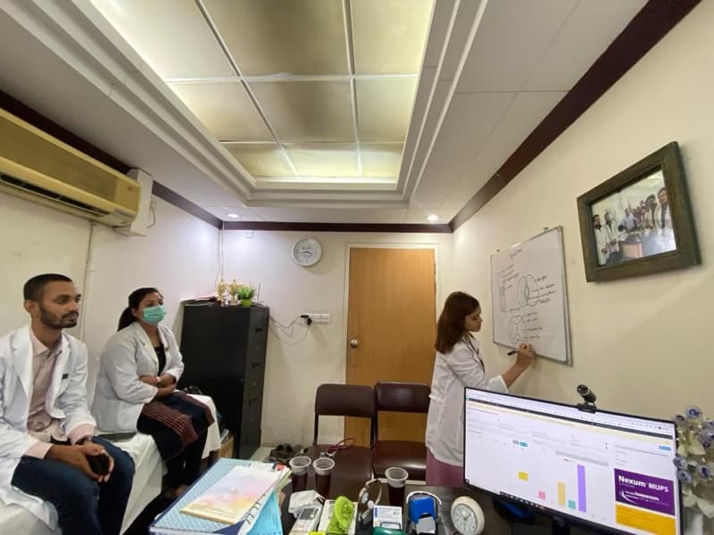 Teaching setup of Israt for private tutoring 