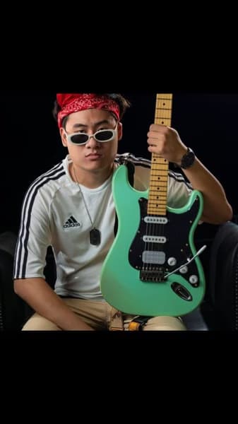 Profile photo of Keith Dexter , Guitar tutor at Wiingy 