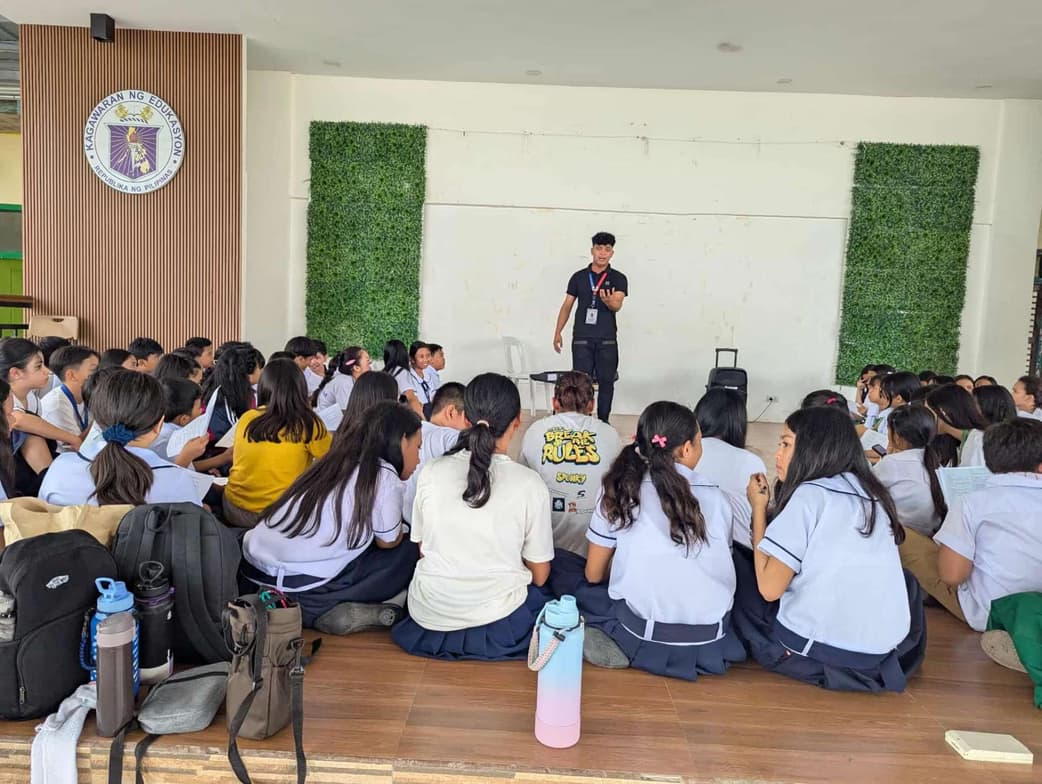 Edmund Jr conducting a lesson 