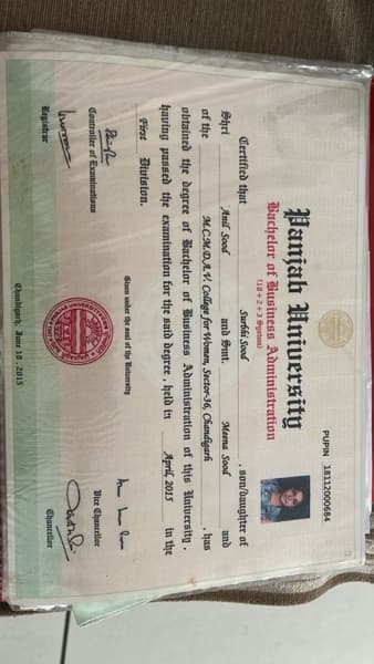 Verified degree or teaching certification of Surbhi 