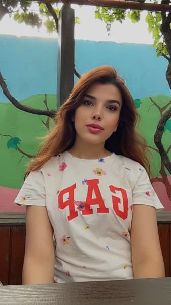 Profile photo of Farah, Piano tutor at Wiingy 