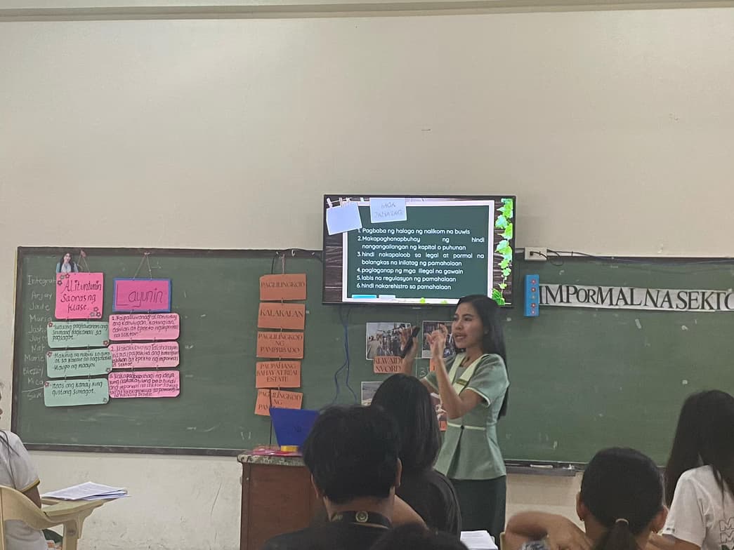 Marlyn  conducting a lesson 