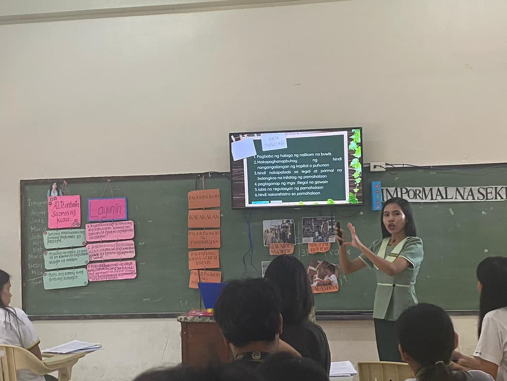 Marlyn  conducting a lesson 