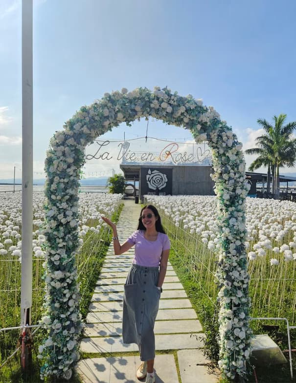 Travel snapshot of Giselle during a trip 