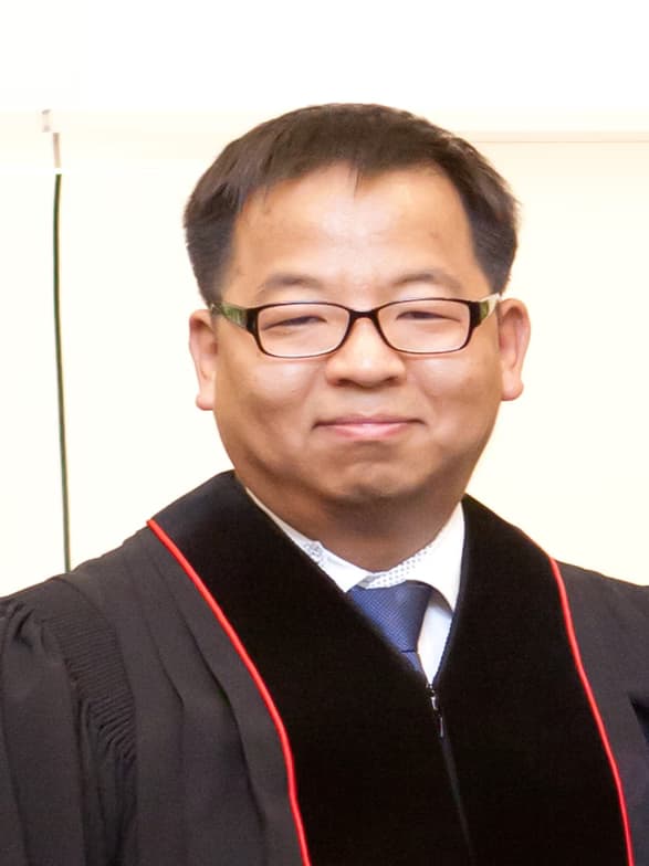 Profile photo of Tae Suk , Singing tutor at Wiingy 