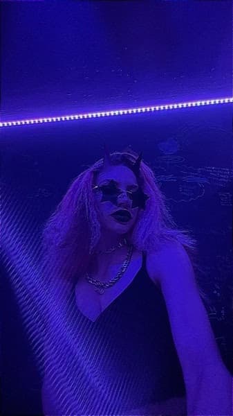 Profile photo of Rebekah, Guitar tutor at Wiingy 