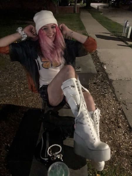 Profile photo of Rebekah, Guitar tutor at Wiingy 