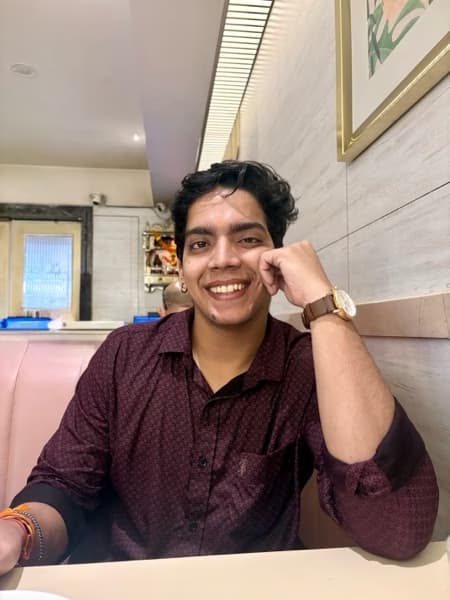 Profile photo of Nitin, Biology tutor at Wiingy 