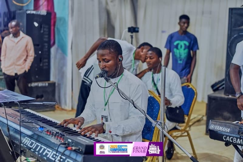 Digital pen-tab teaching notes by Ayokunle 