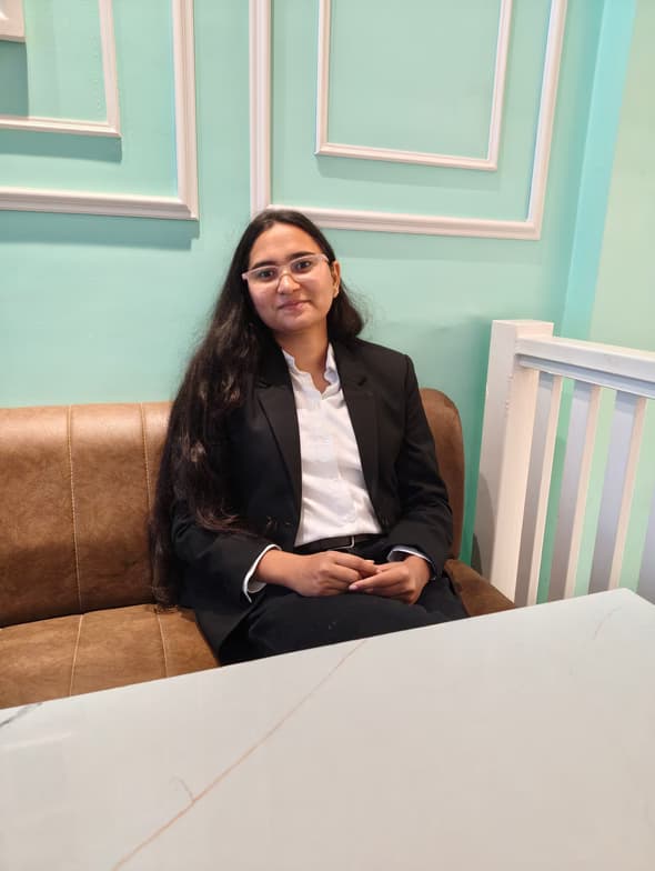 Profile photo of Khushboo , Physics tutor at Wiingy 