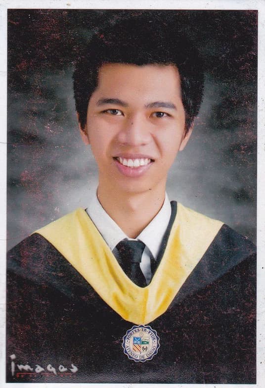 Graduation ceremony photo of Eduardo Nikolai 
