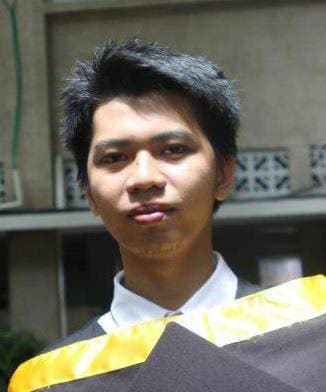 Graduation ceremony photo of Eduardo Nikolai 