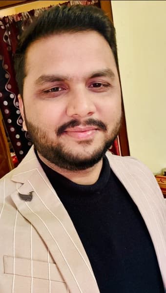 Profile photo of Shashi , Mathematics tutor at Wiingy 