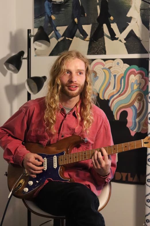 Profile photo of Joshua, Guitar tutor at Wiingy 