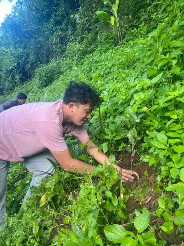 Travel snapshot of NEIL JOHN during a trip 