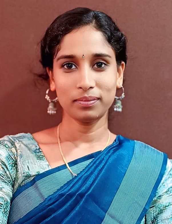 Profile photo of Ramya, Coding tutor at Wiingy 