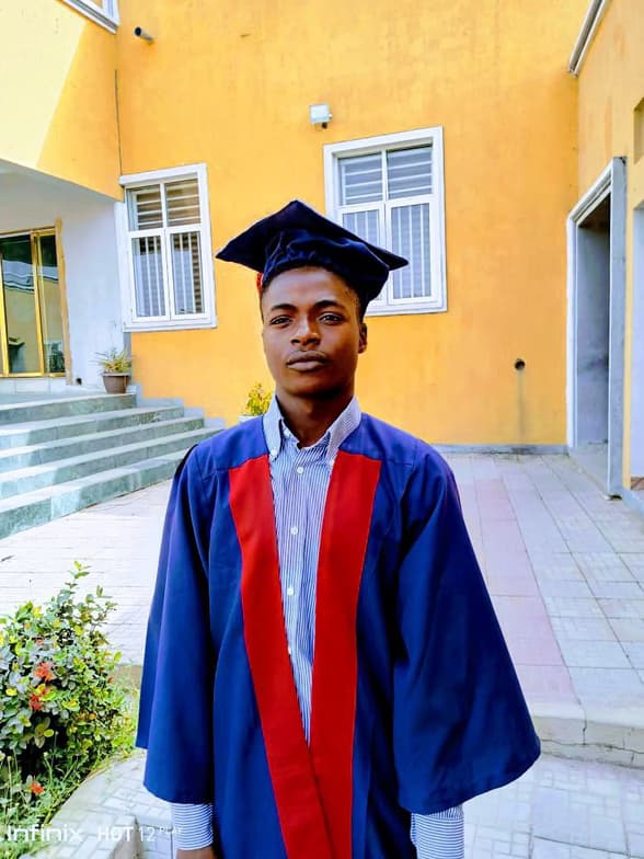 Graduation ceremony photo of Kim 