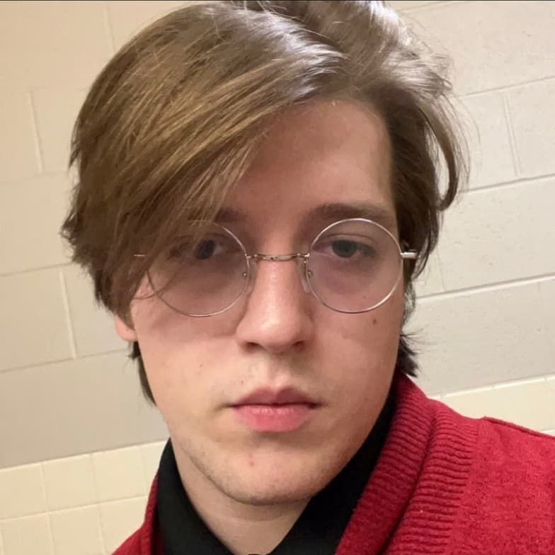 Profile photo of Connor, Singing tutor at Wiingy 