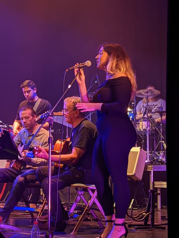 Profile photo of Xzania , Singing tutor at Wiingy 