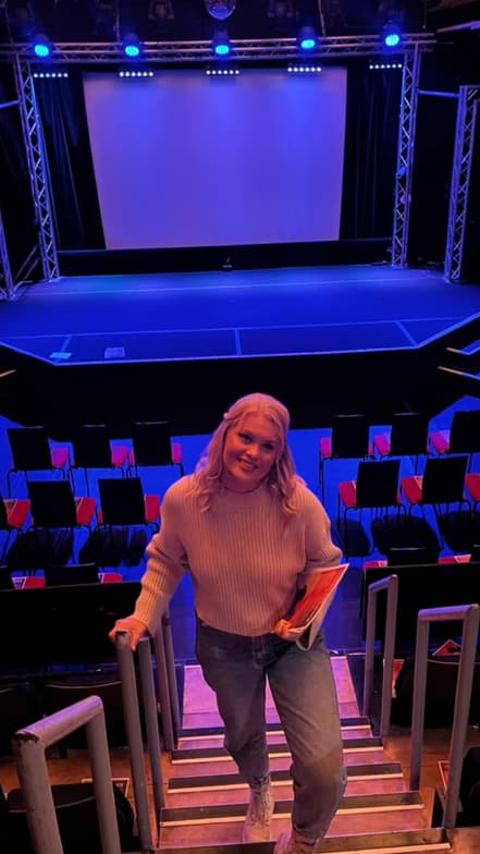 Profile photo of Robyn, Singing tutor at Wiingy 