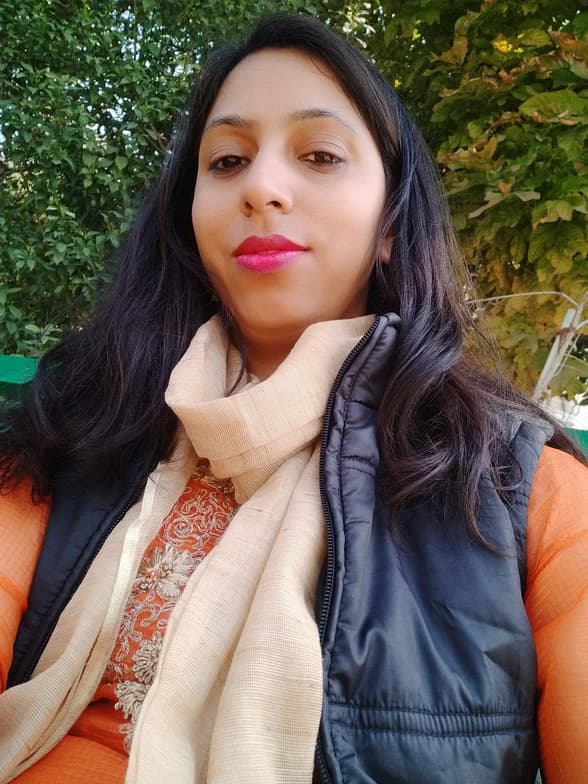 Profile photo of Pooja, Chemistry tutor at Wiingy 