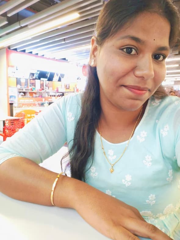 Profile photo of Rakshitha, Engineering tutor at Wiingy 