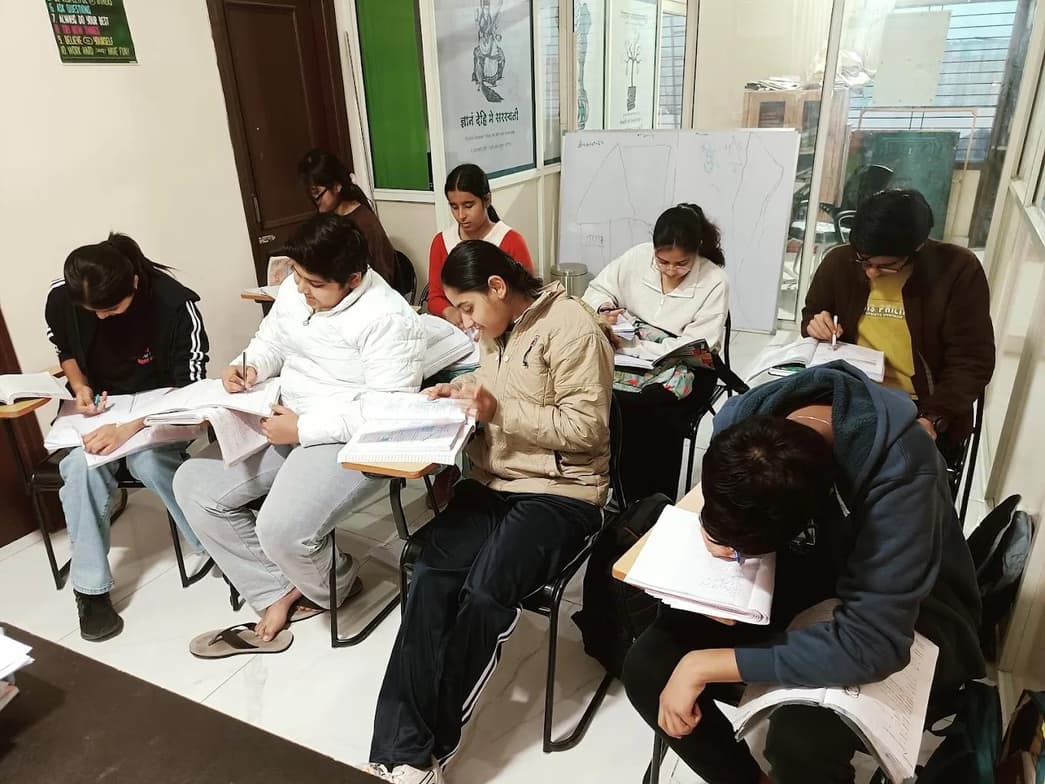 Himanshu conducting a lesson 