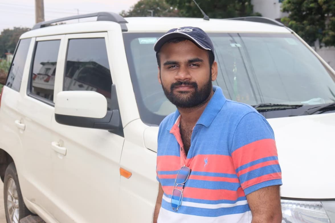 Travel snapshot of Samanth during a trip 