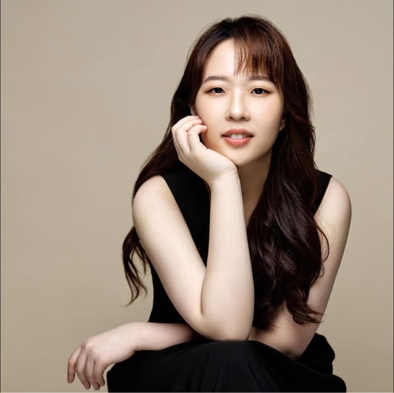 Profile photo of Crystal, Piano tutor at Wiingy 