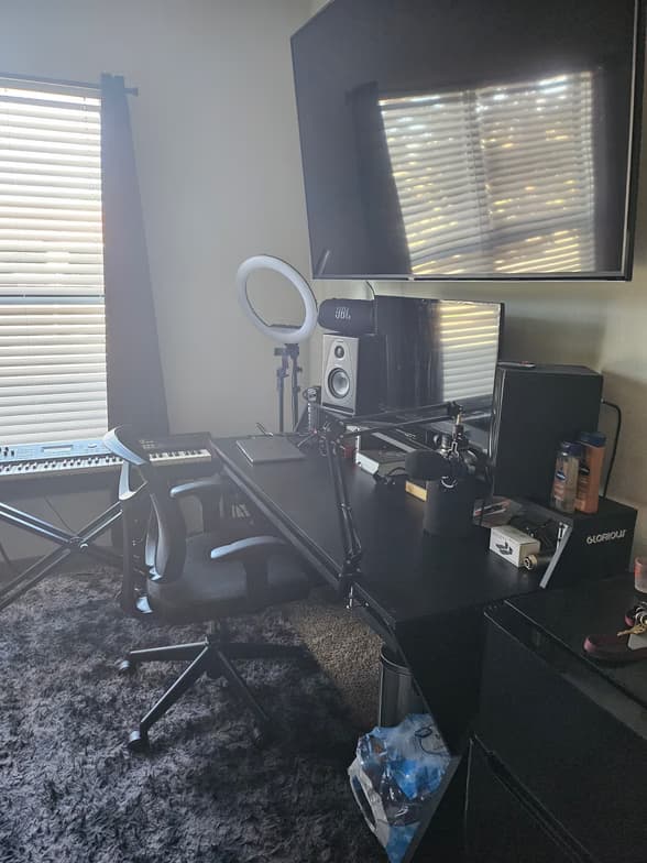 Teaching setup of Isaiah for private tutoring 