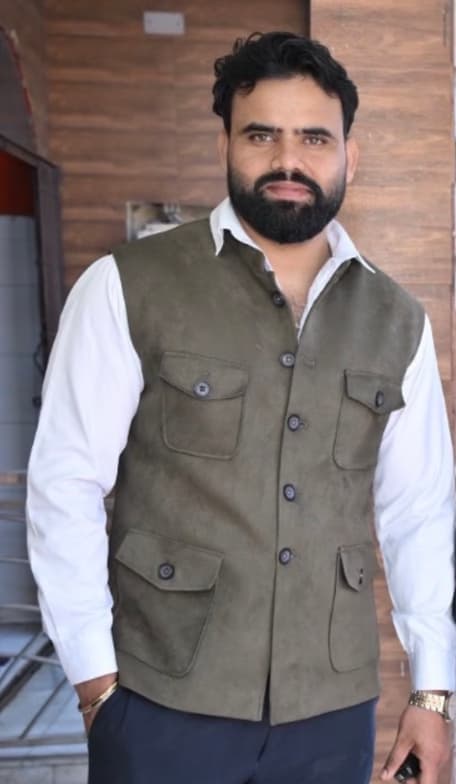 Profile photo of Vipul, Engineering tutor at Wiingy 