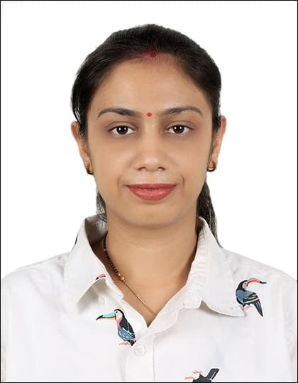 Profile photo of Radhika, Chemistry tutor at Wiingy 